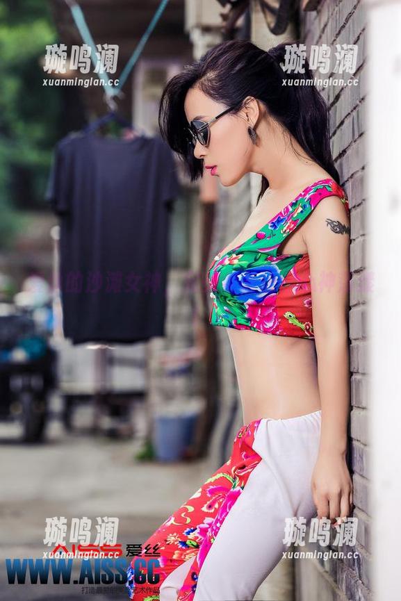 爱丝的沙滩女神，完美全套让你心神荡漾！