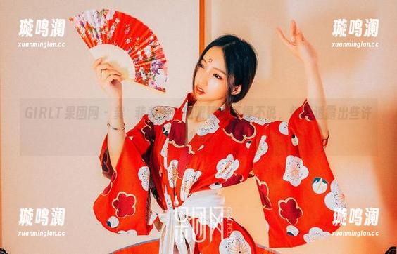GIRLT果团网 - 龚玥菲美图中的眼镜，不得不说，悄悄透露出些许小心思。