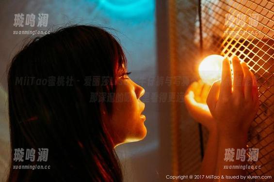 MiiTao蜜桃社 - 爱丽莎Lisa，牛仔裤与写真合集，真希望能在那深邃的眼神里看得更远