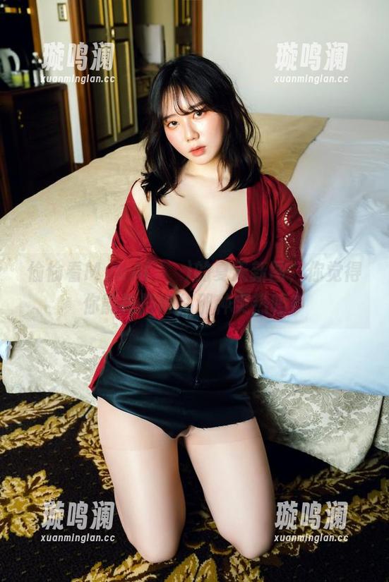 偷偷看MyuA(뮤아)的夏天新图，你觉得你能抵挡得住那种炙热吗？