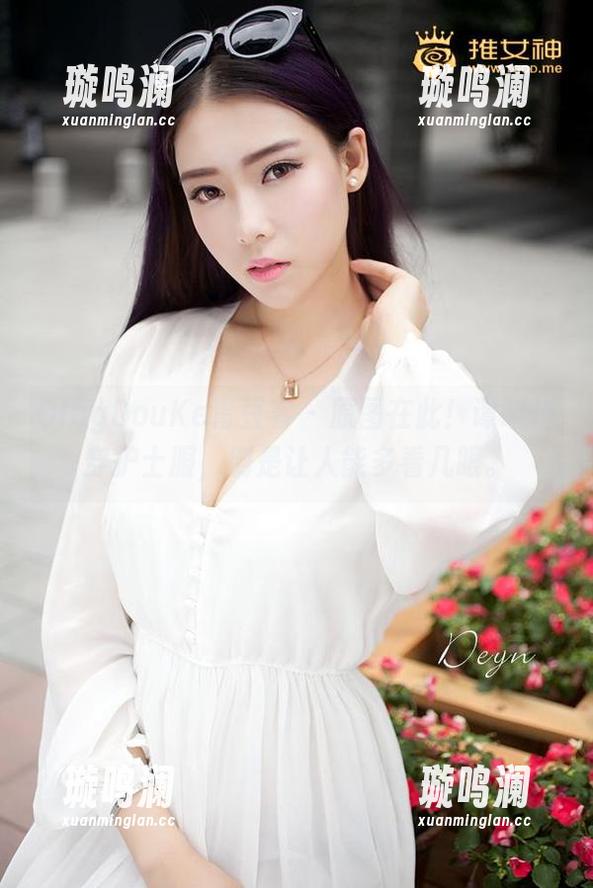 QingDouKe青豆客 - 原图在此！谭晓彤穿护士服，倒是让人能多看几眼。