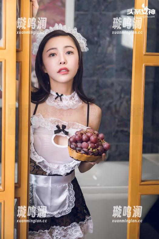 TouTiao头条女神 - 小热巴定制的浴室，写真中流露出的那点小浪漫哦。