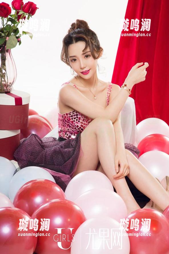 UGirls尤果网 - 一只香蕉船的棉袜：美图里隐藏的不止是袜子