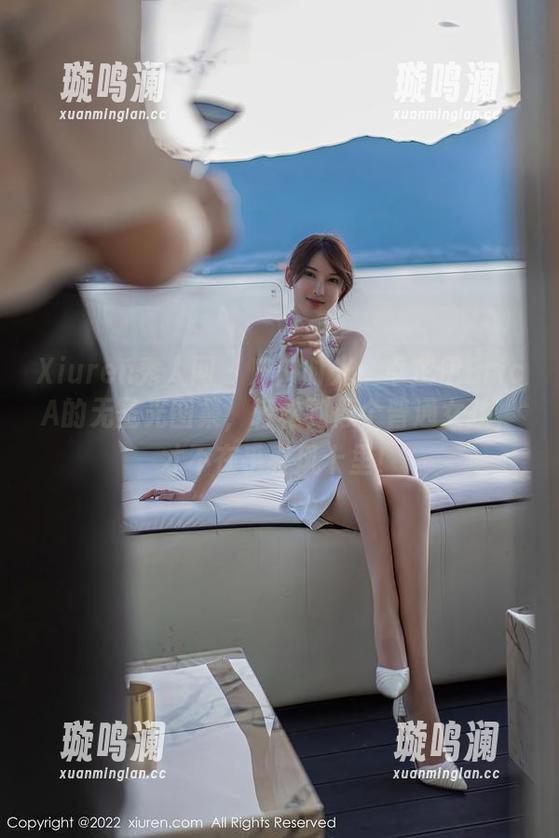 Xiuren秀人网 - 户外时光：卓芷伊EricA的无圣光图集，轻松到像个普通女孩，才不在乎春风十里！