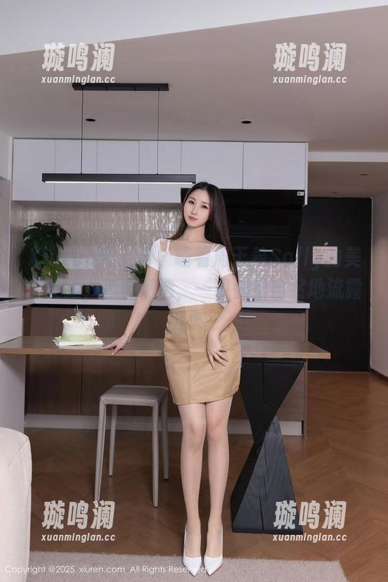 Xiuren秀人网 - 喵看周于希Sally的美臀美腿，套图精选，一切都很自然地流露出来。
