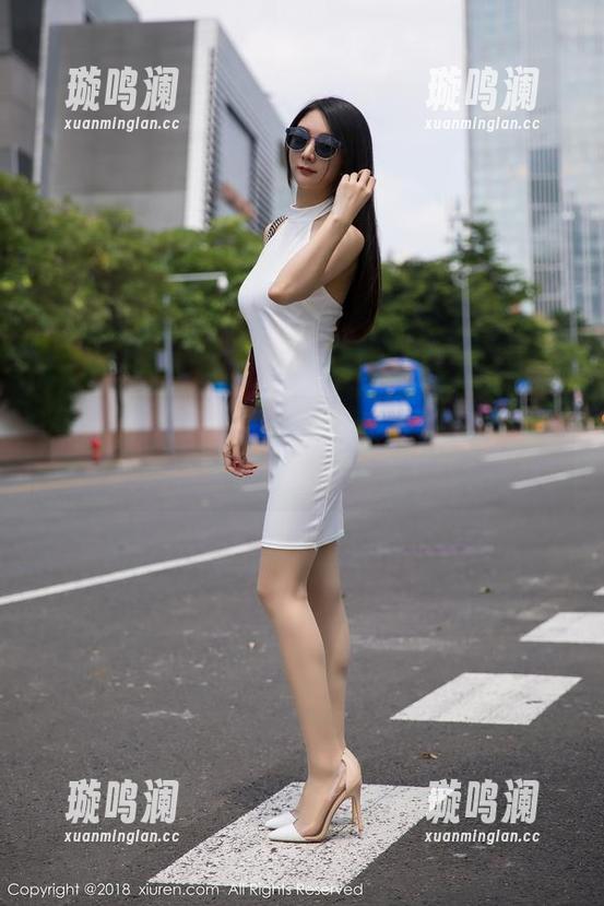 Xiuren秀人网-圆圆酱 Xiuren秀人网 - 在黑色中寻趣,圆圆酱的美图合集让人想多看几眼!