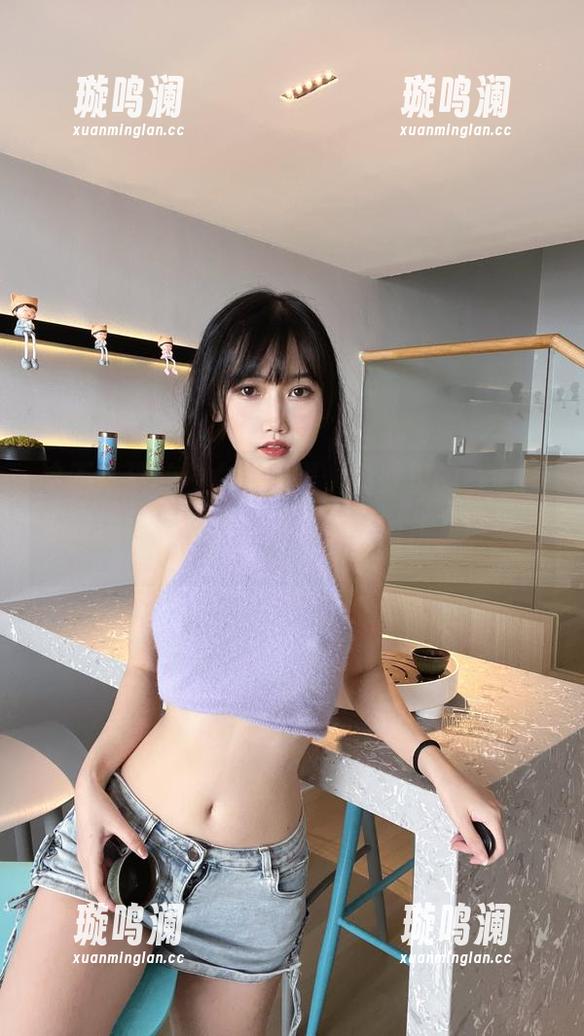 不呆猫 这不呆猫的巫女图包里,资源里的每一帧都是精致的美啊,我准备长图作为壁纸了。