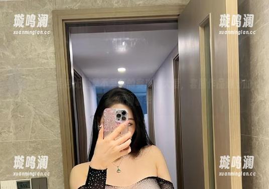 微密圈 - 黑色无疑是不爱笑的赛琳的大爱，套图作品透出的低调奢华