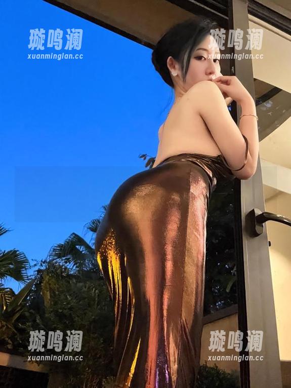 微密圈 - 看不爱笑的赛琳在黑丝中迷失自我的精选图集，真是百看不厌。