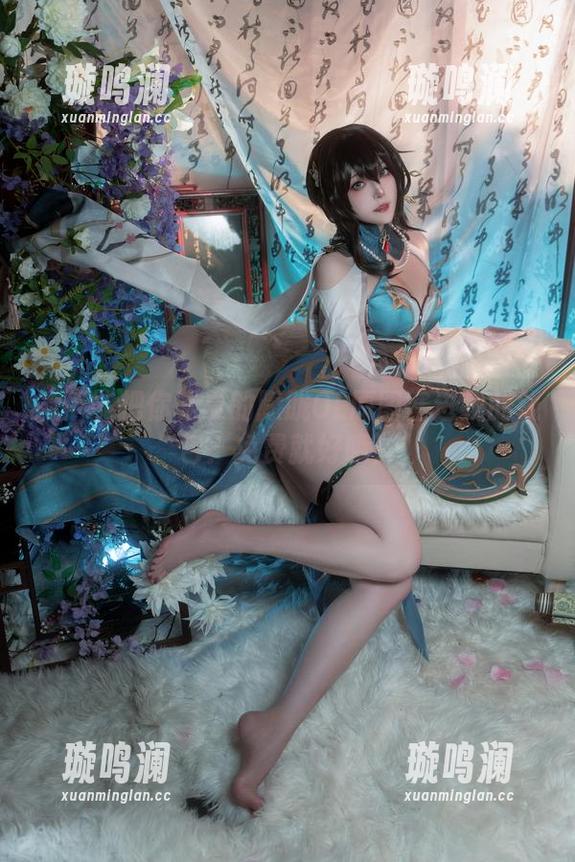 能不能把你夏夏的朦胧OL原图塞进我的钱包？免费就好哦！
