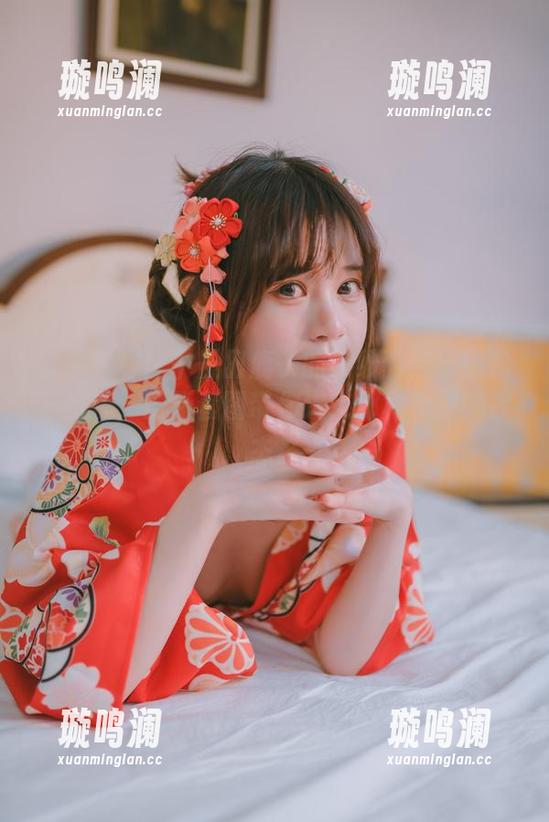 就是这样！千反田鹿子的罩纱豹纹泳装角色扮演，最新套图带你进入那种飘渺的状态。