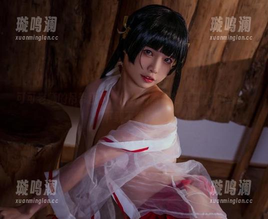可可老师的吊带图包：你绝对需要的夏日清凉神器，下载不香吗？