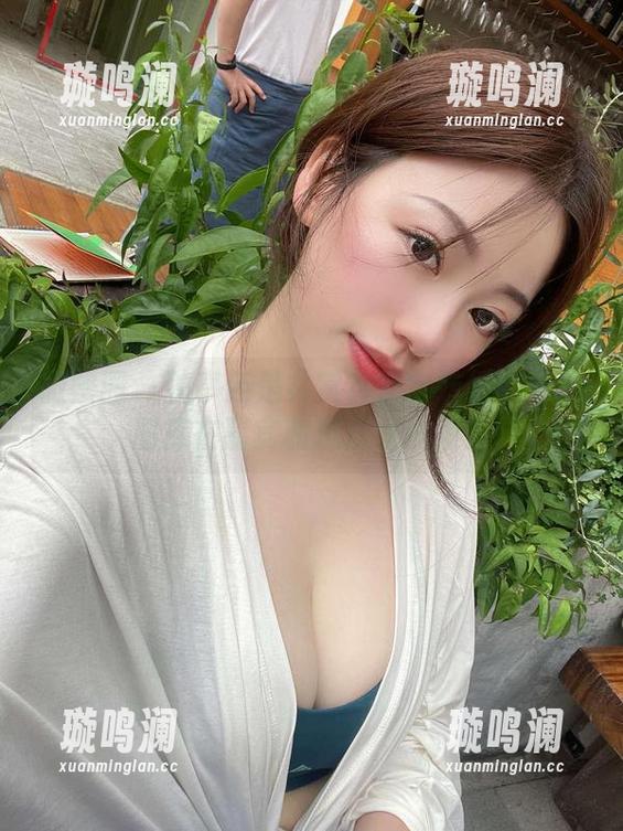微密圈 - 独享还是共赏？奶宝妹纸的高清图库在嘉宾和观众间摇摆！