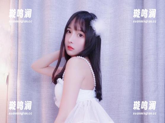 小小奶瓶儿 小小奶瓶儿给姐姐下的写真:谁不想一探究竟呢?