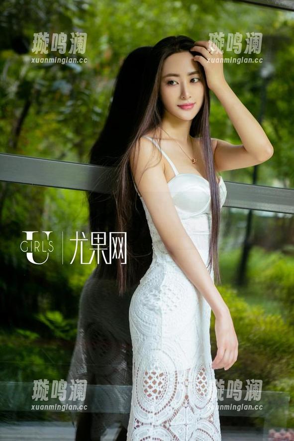 尤果网 - 短裙灵动，娜依灵儿的写真分享，像羽毛一般轻盈飘浮。