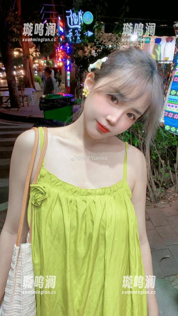 制服作品或许是新的尝试，加上御子Yumiko的触感，叮叮当当，一个不留神就会陷入其中？