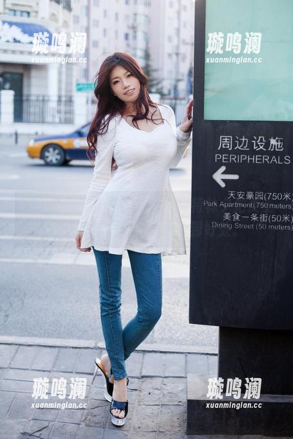 推女郎 - 就是在图片中，模特林夕把女王的傲慢与优雅展现得恰到好处。