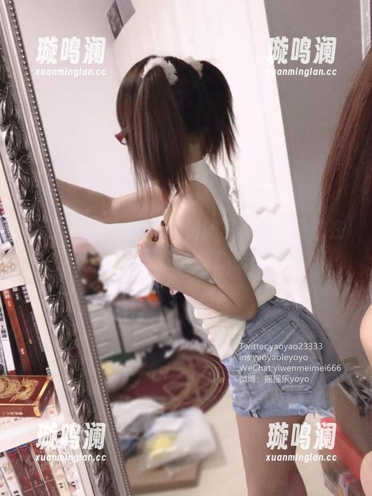 看摇摇乐yoyo穿旗袍的写真，全身都在撒娇，真是让人没办法直视。
