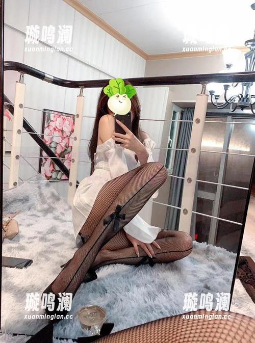 微密圈 - 套图合集：林子喵Lynne的死库水，泳池边的那些小插曲