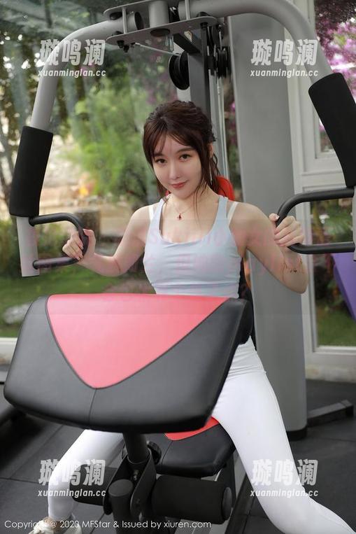 模范学院 - 思淇Sukiiii小仙女的高清蕾丝图集，气质如兰，但她的playlist会不会也太有个性了点？