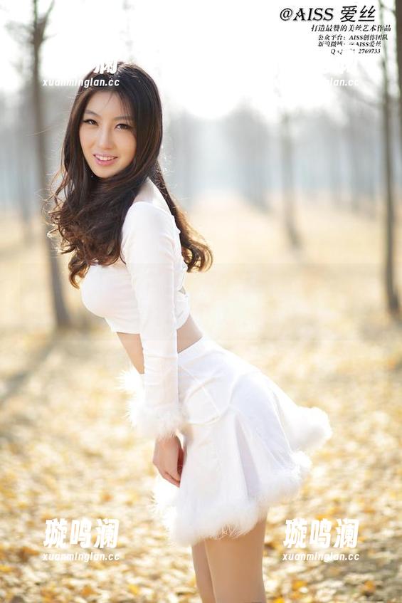 爱丝 - 来吧，各位，图片里的小茹女王等着被你们欣赏。