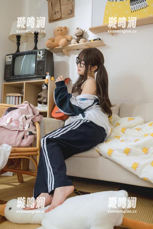 神沢永莉和服写真集：每一寸布料都想让我捫心自问，竟是这般柔和动人。