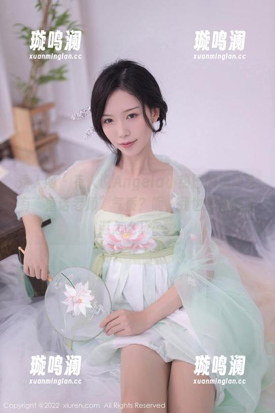 秀人网-Angela小热巴 秀人网 - 有人说Angela小热巴的美图会有“童话老师”气质?呃,我也想知道圣诞怎么玩……