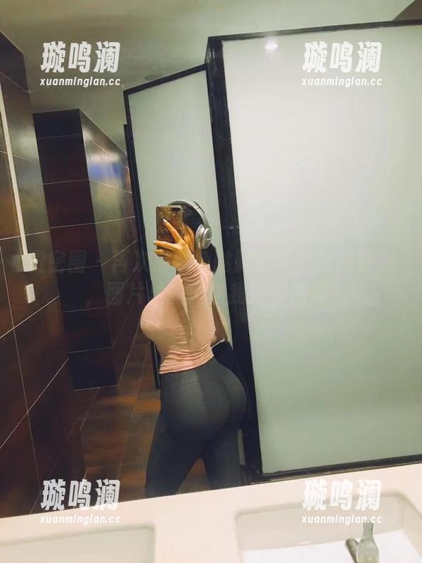 微密圈 - 再次为紫色哒豚豚的兔女郎震撼，图片里的风格我好像很爱!