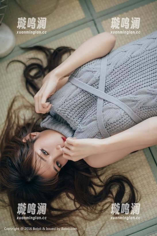 菠萝社 - 揭开夏美酱的网袜写真：好像我也想试试？