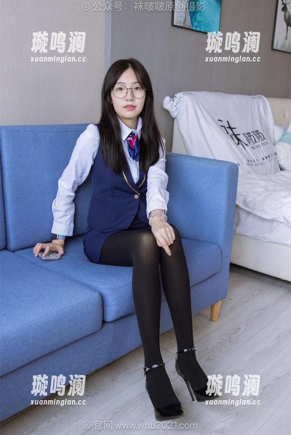 袜啵啵-甜甜圈 袜啵啵 - 甜甜圈短白丝的高清秀场:原图与花絮同在