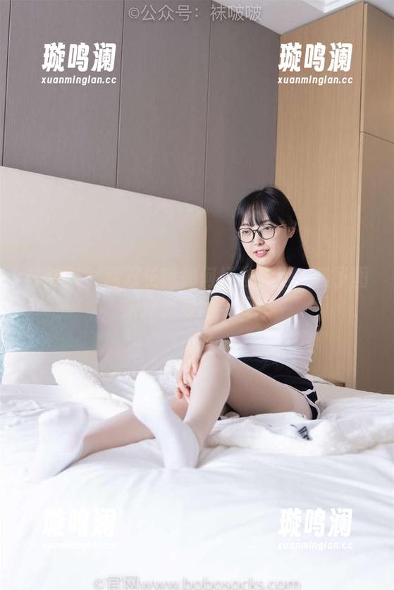 袜啵啵-稚予 袜啵啵 - 两双长靴如何拯救生活?稚予图集分享疑问与反思