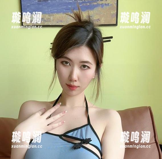 微密圈 - 醇子小姨的白裙，分享在图库里，真不知道怎样形容那种优雅。