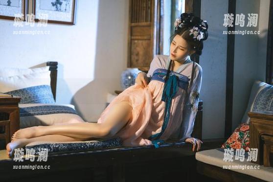 鹿八岁baby 你见过鹿八岁baby这样的裸足写真集分享吗?